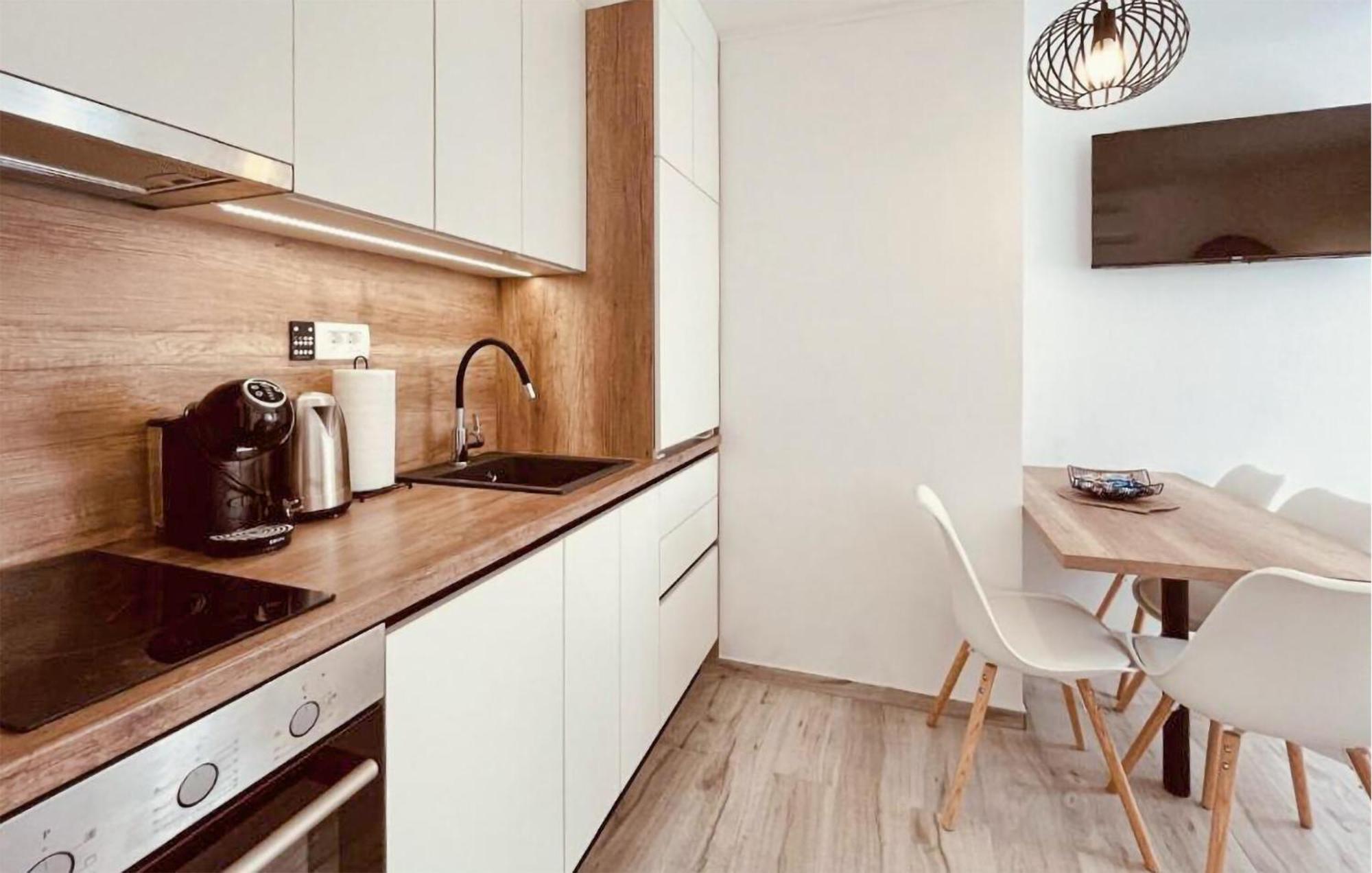 Awesome Home In Sibenik With Kitchen Exterior foto