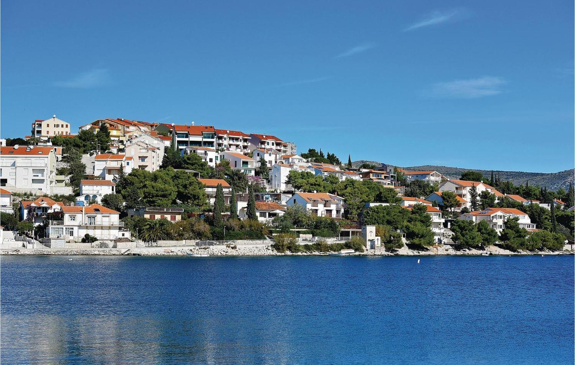Awesome Home In Sibenik With Kitchen Exterior foto